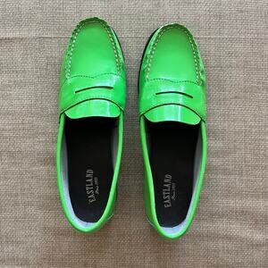Limited Edition II Eastland Penny Loafers in Green: Size Women's 6.5